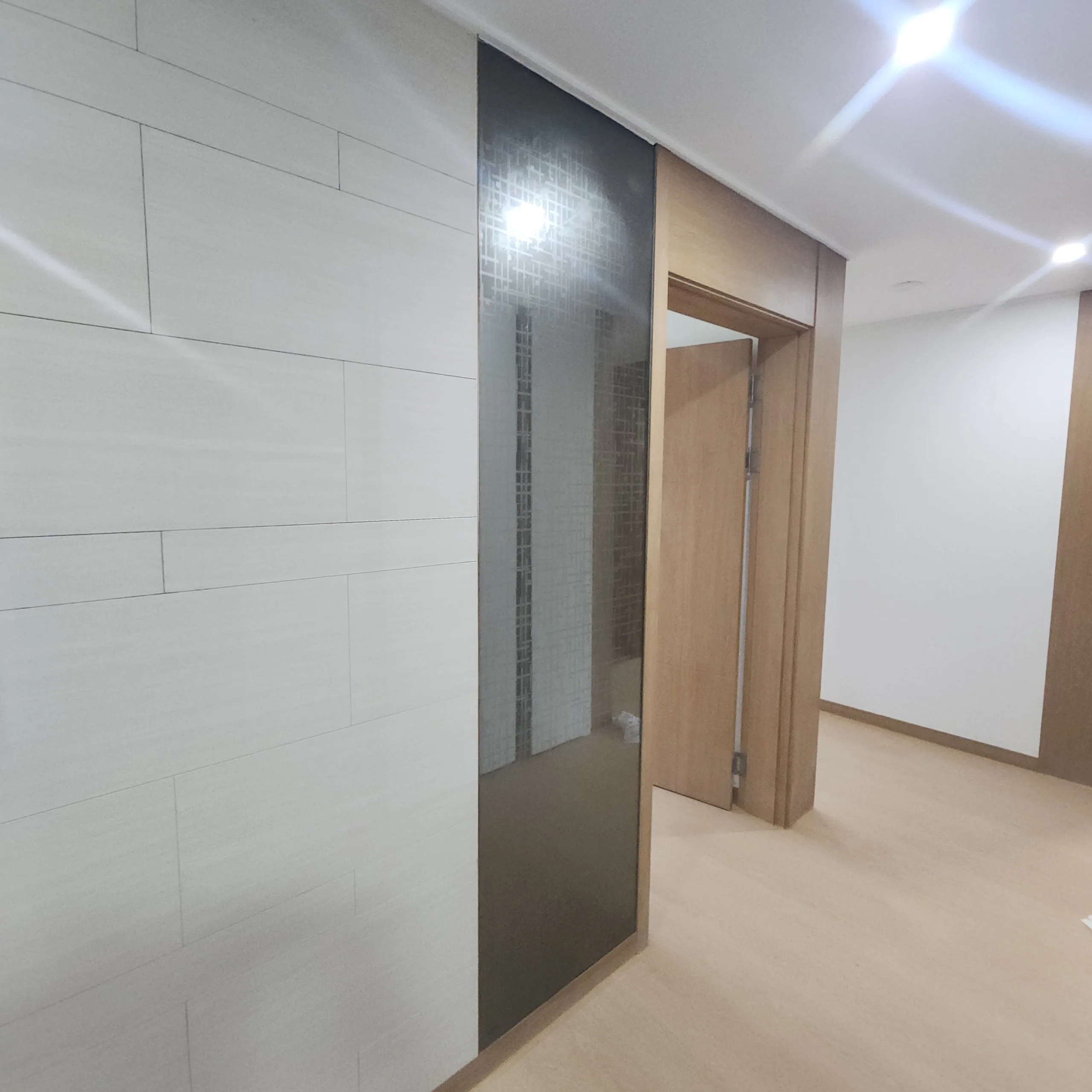 서울 강남구 교체 전 구형 디자인 거울 상태